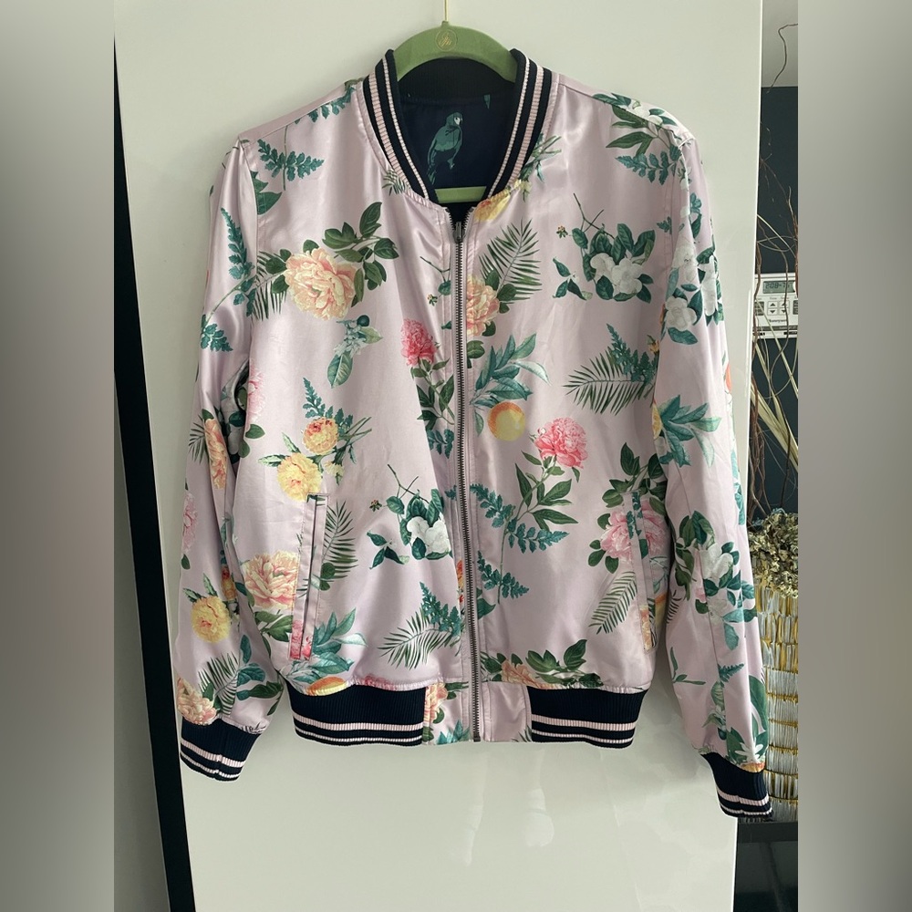 American Eagle Reversible Navy Parrot Bird/Floral Satin Bomber Jacket Small - Picture 10 of 10